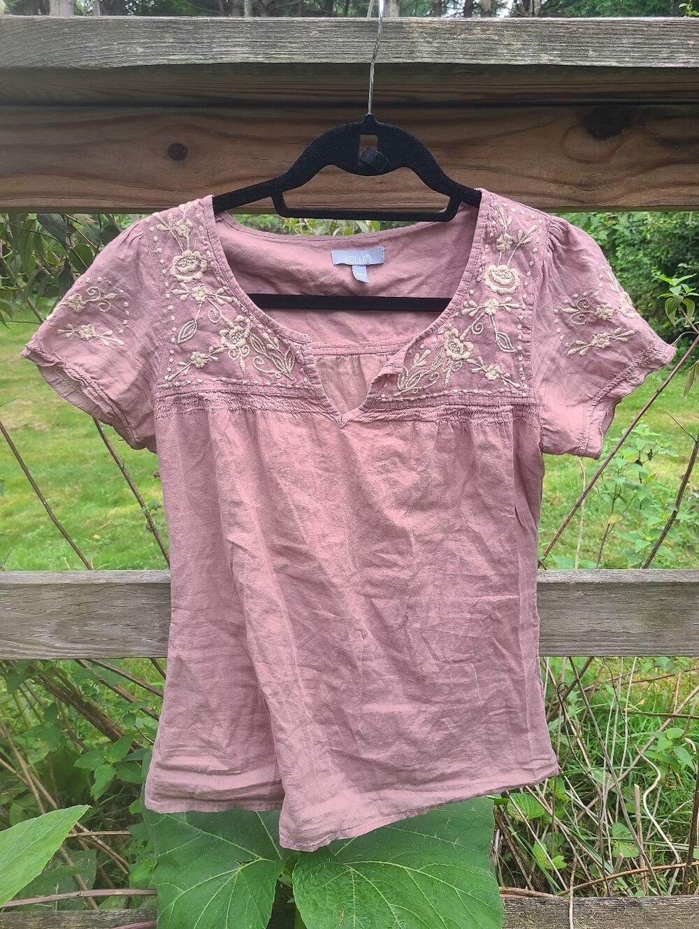puff sleeve embroidered top